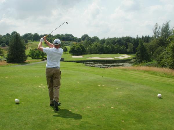 Playing the 11th hole - Heron Haunt